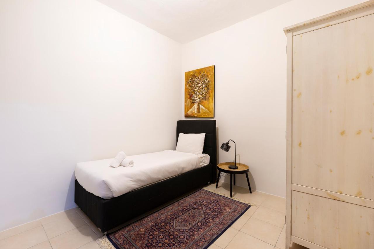 Sliema Central Apartment Just Minutes From The Beach By Jl エクステリア 写真