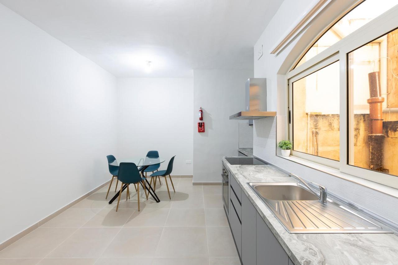 Sliema Central Apartment Just Minutes From The Beach By Jl エクステリア 写真