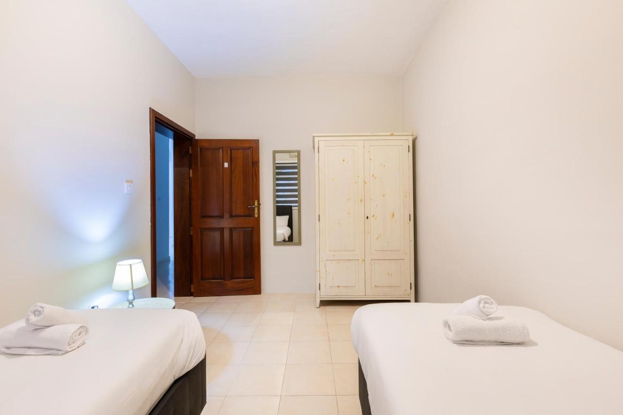 Sliema Central Apartment Just Minutes From The Beach By Jl エクステリア 写真